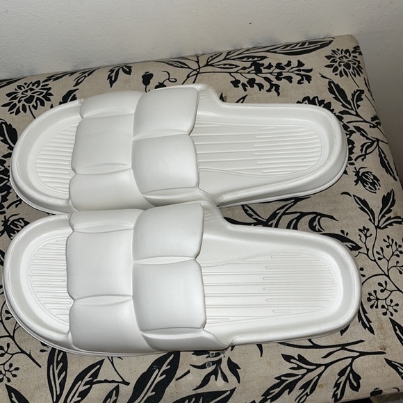 EVA Foam Lite Slide Brick Pattern Bone White New - Picture 5 of 14